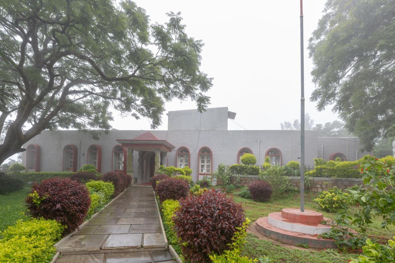KSTDC Hotel Mayura Pine Top Nandi Hills Bagian luar foto