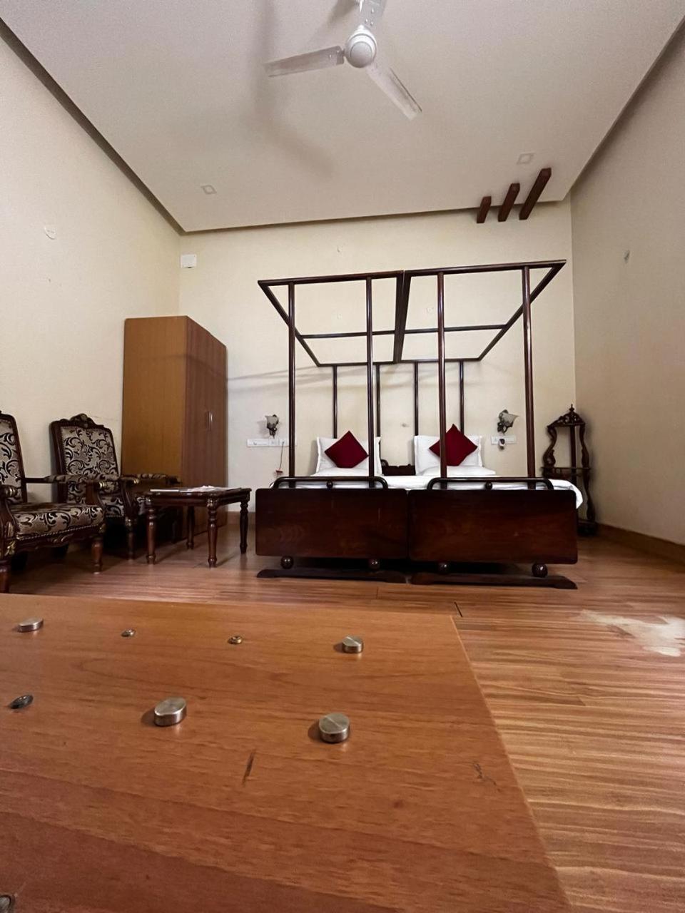 KSTDC Hotel Mayura Pine Top Nandi Hills Bagian luar foto