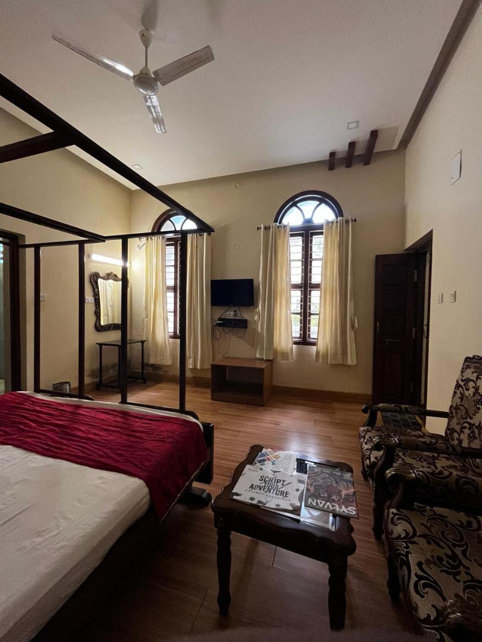 KSTDC Hotel Mayura Pine Top Nandi Hills Bagian luar foto