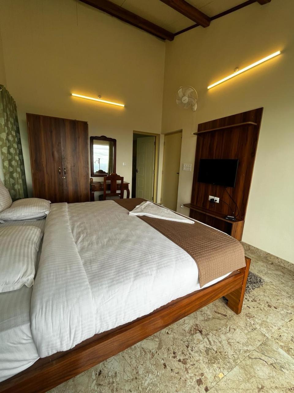 KSTDC Hotel Mayura Pine Top Nandi Hills Bagian luar foto